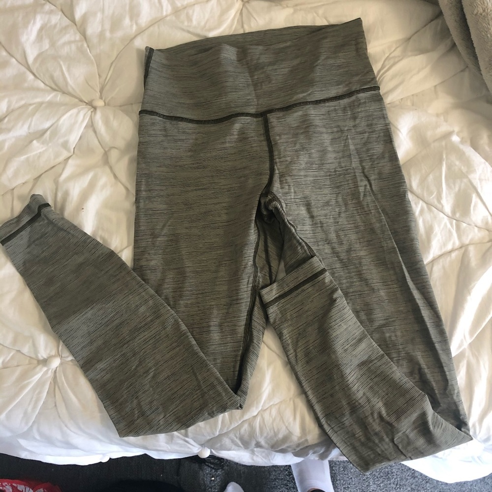 Lululemon wunder under high rise train size 8